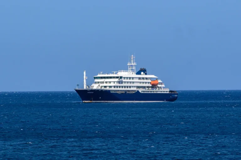 Hantavirus à bord du MV Hondius : évacuations médicales en cours, l'OMS écarte le scénario d'une pandémie