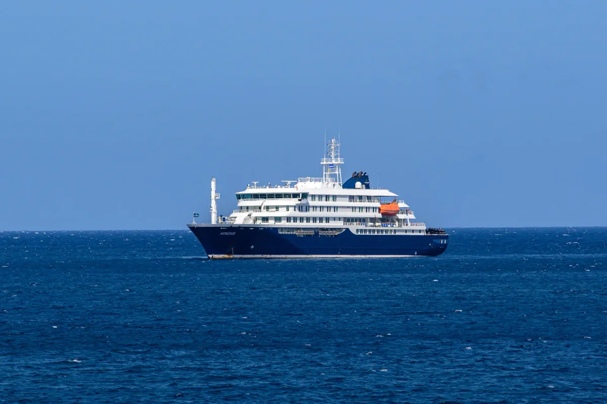 Hantavirus à bord du MV Hondius : évacuations médicales en cours, l'OMS écarte le scénario d'une pandémie