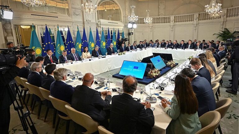 Kazakhstan et UE : 10 milliards d'euros d'accords signés à Bruxelles, dont un méga-contrat Airbus
