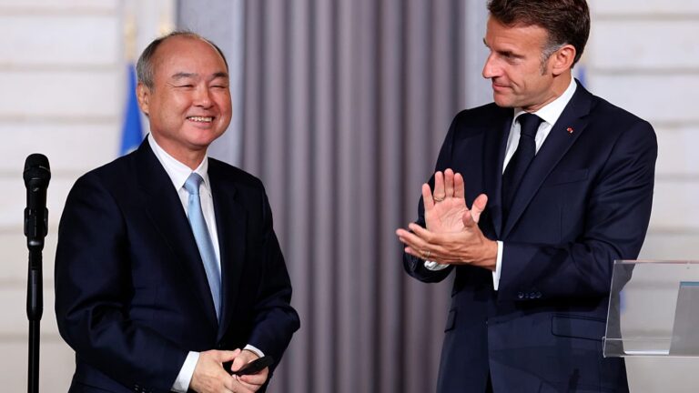 SoftBank s'engage à hauteur de 75 milliards d'euros dans les infrastructures d'IA en France