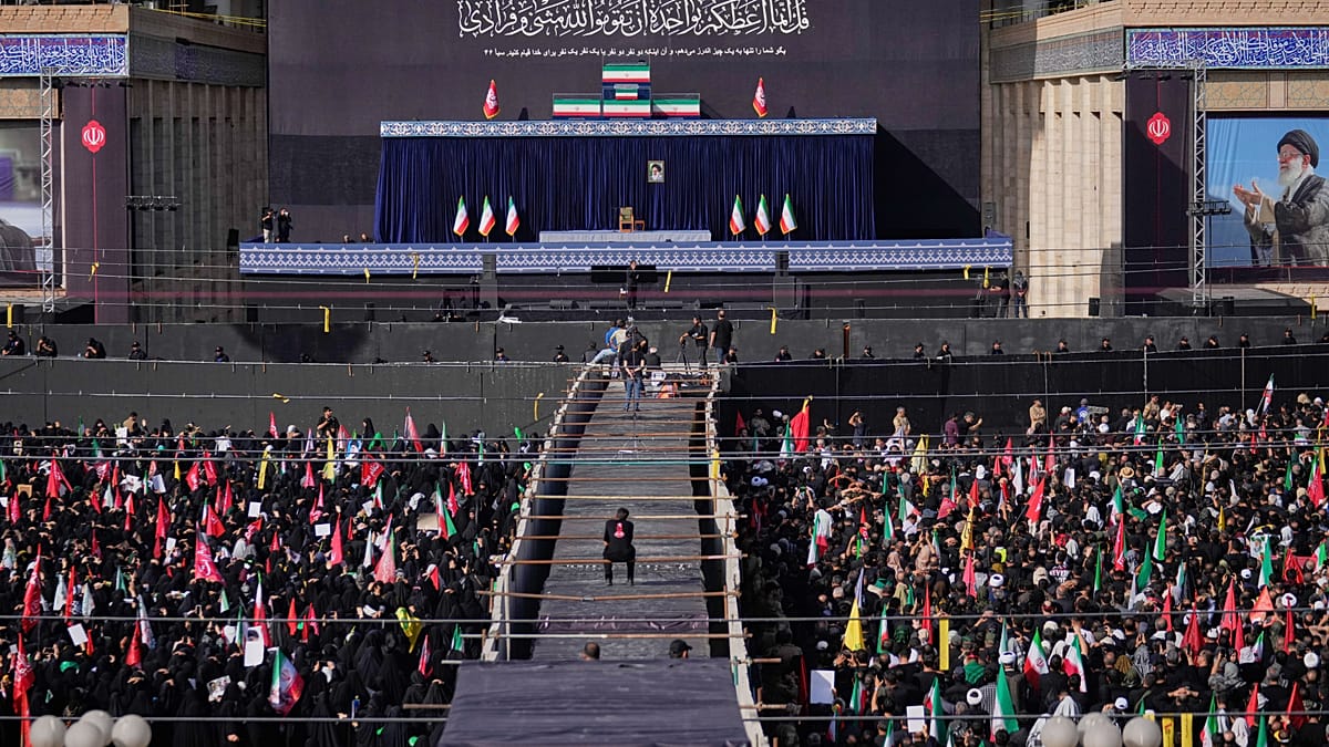 Mort d'Ali Khamenei : l'Iran entame six jours de deuil national sous le signe d'une transition au sommet