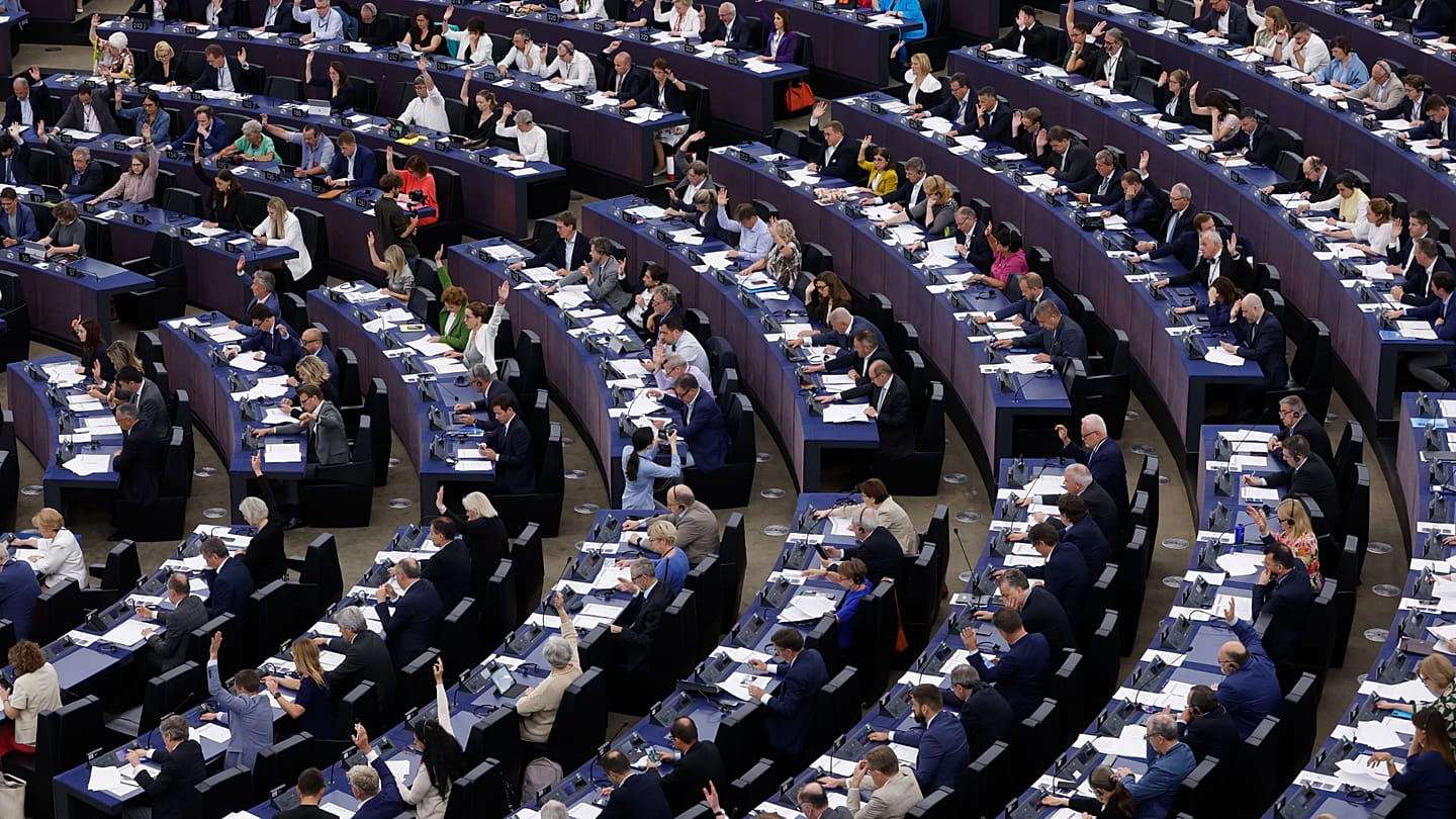 L'AI Act européen s'impose comme référence mondiale : près de la moitié des entreprises qui s'y conforment ne sont pas établies dans l'UE