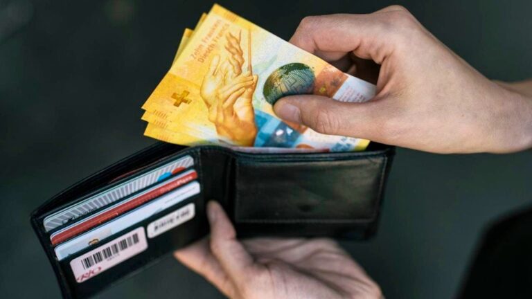 Loyer, primes maladie, voyages : pourquoi le coût de la vie continue d'augmenter en Suisse malgré une inflation modérée