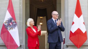 Défense aérienne et coopération bilatérale : Martin Pfister reçoit son homologue autrichienne Klaudia Tanner