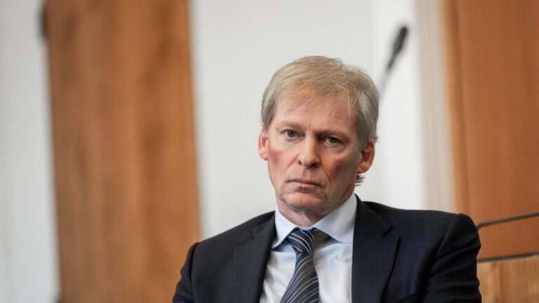 Tessin : l'UDC exige la démission immédiate de Claudio Zali après des propos incitant à la violence