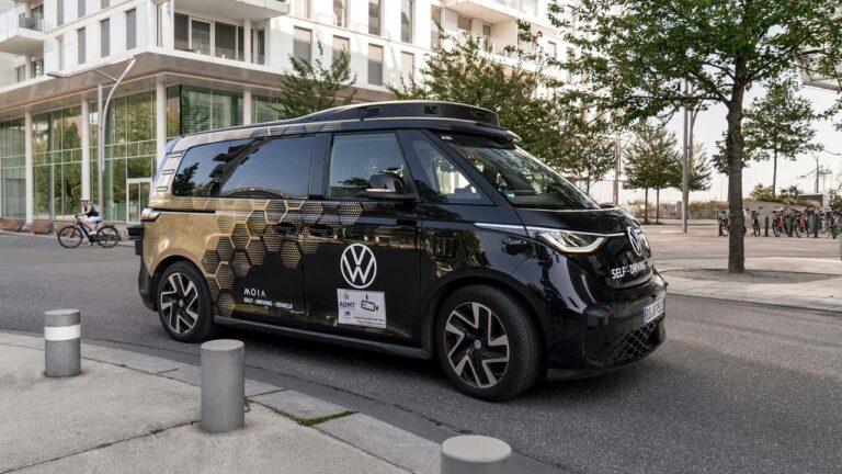 Hambourg, premier laboratoire européen du robotaxi de masse : une thèse industrielle à l'épreuve du réel