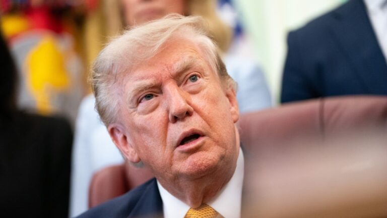 Droits de douane Trump : Washington rembourse près de 100 milliards de dollars après l'arrêt de la Cour suprême