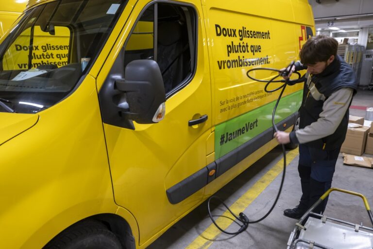 La Poste suisse ajuste ses objectifs climatiques intermédiaires tout en maintenant le cap sur 2040