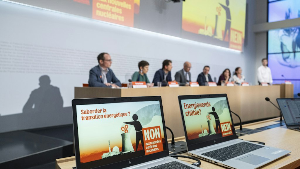 Référendum antinucléaire : plus de 125 000 signatures déposées en trois mois