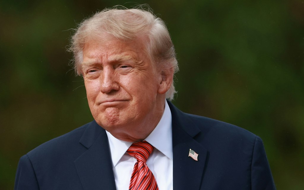 Trump face à l'Iran : entre menaces d'escalade militaire et ouverture diplomatique, l'incertitude persiste