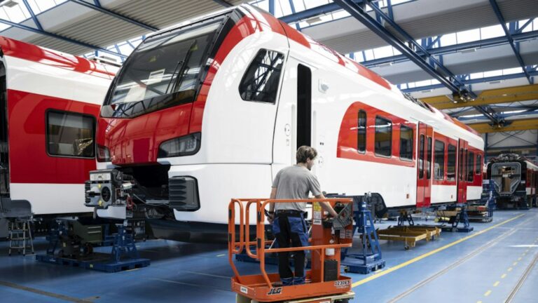 Stadler Rail investit 25 millions de francs pour étendre son site de production à Astana